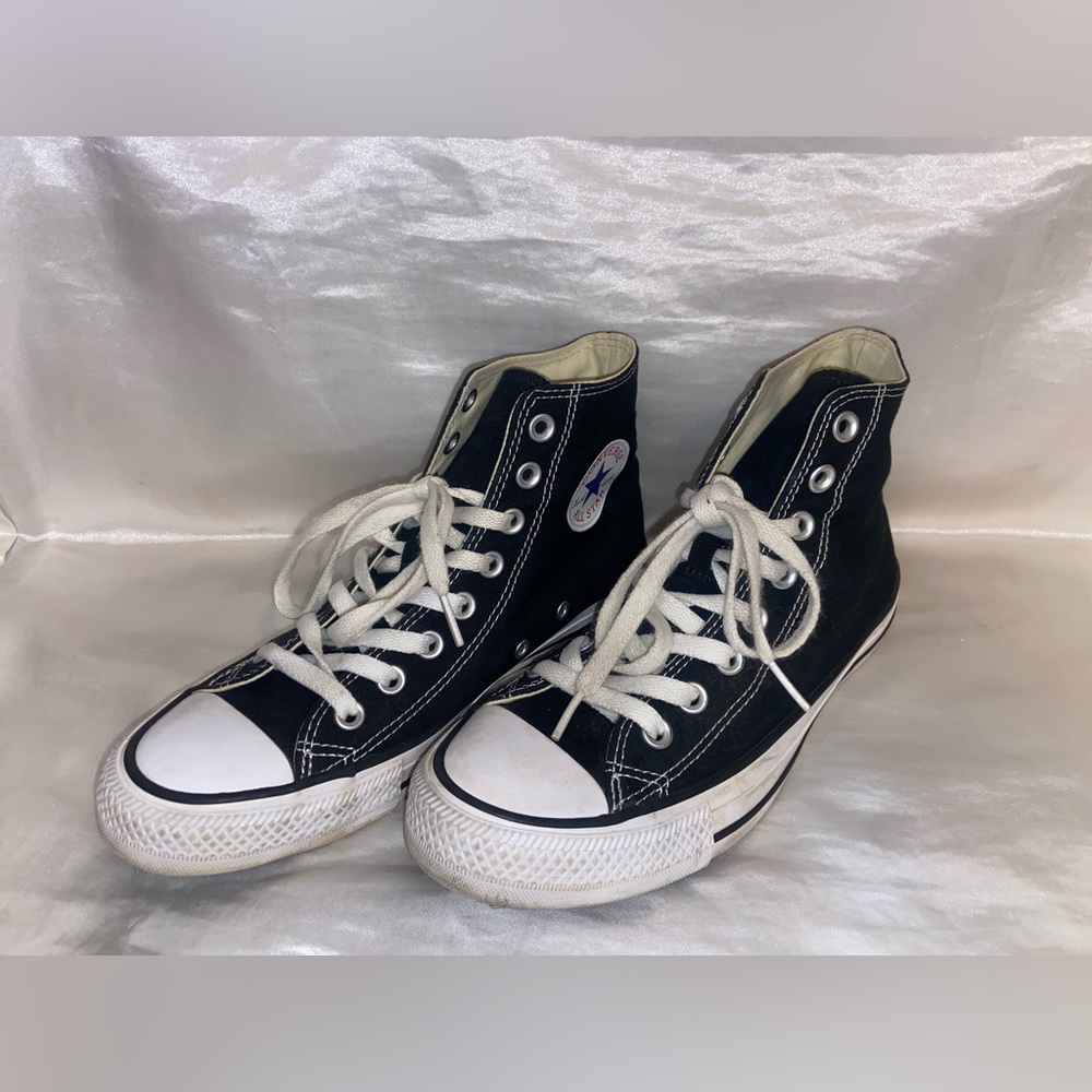 Black converse!!